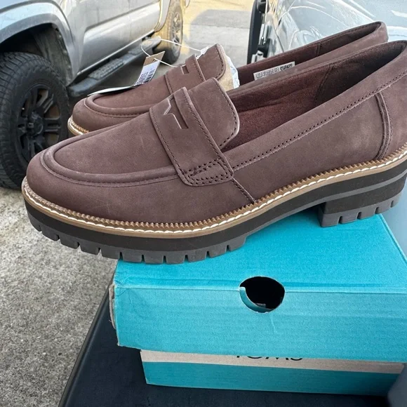 Toms Brown Wide-Width Lug Sole Loafer - Picture 3 of 7